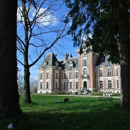 Chateau De Puycharnaud