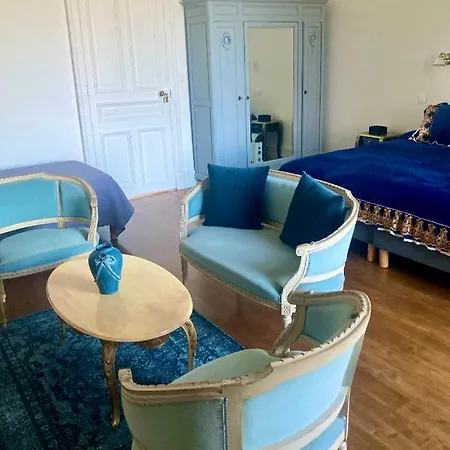 Chateau De Puycharnaud