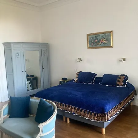 Bed & Breakfast Chateau De Puycharnaud