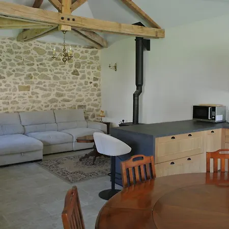 Chateau De Puycharnaud 3*