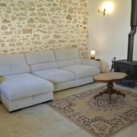 Chateau De Puycharnaud Bed & Breakfast