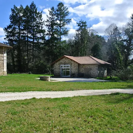 Chateau De Puycharnaud 3*