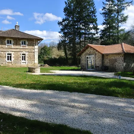 Chateau De Puycharnaud 3* Lacaud