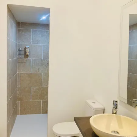 Chateau De Puycharnaud 3*