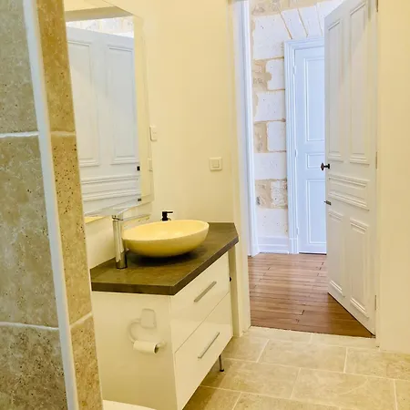 Bed & Breakfast Chateau De Puycharnaud 3*