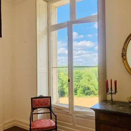 Chateau De Puycharnaud Bed & Breakfast 3*