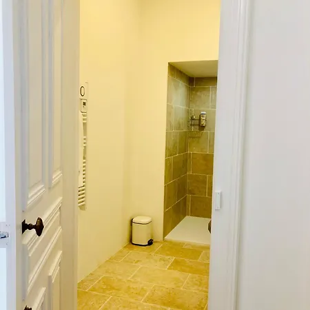 住宿加早餐酒店 Chateau De Puycharnaud 3*