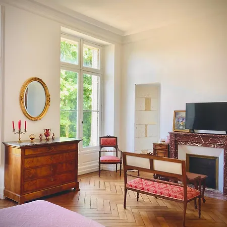 Chateau De Puycharnaud 3* Lacaud