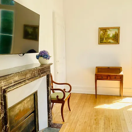 Bed & Breakfast Chateau De Puycharnaud 3*