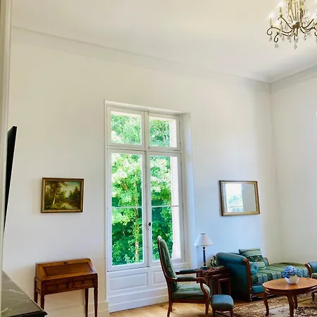 Chateau De Puycharnaud 3*