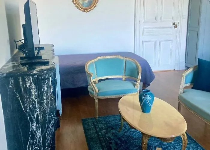 Château De Puycharnaud Alojamento de Acomodação e Pequeno-almoço