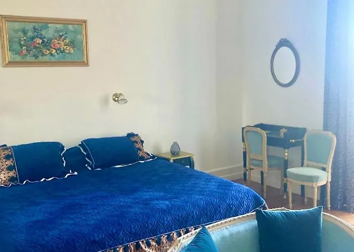 Château De Puycharnaud