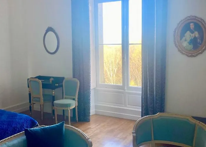 Château De Puycharnaud