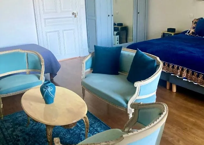 Château De Puycharnaud