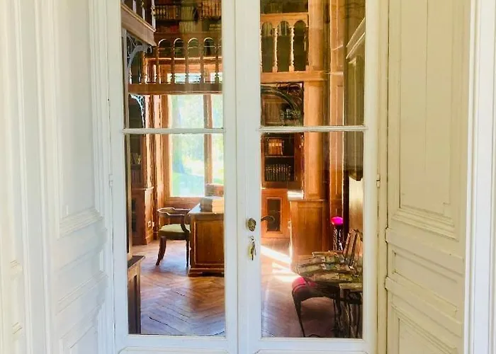 Château De Puycharnaud