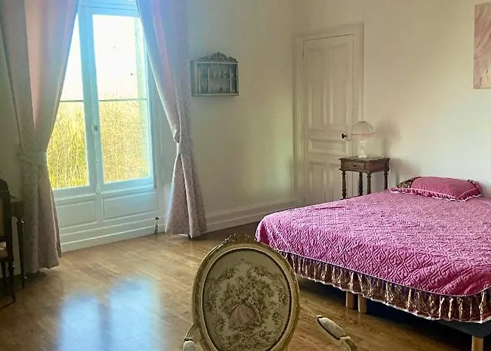 Alojamento de Acomodação e Pequeno-almoço Château De Puycharnaud