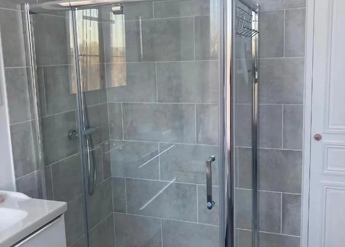 Château De Puycharnaud Alojamento de Acomodação e Pequeno-almoço