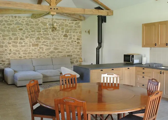 Château De Puycharnaud Alojamento de Acomodação e Pequeno-almoço 3*