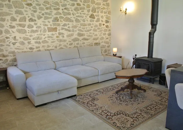 Château De Puycharnaud Alojamento de Acomodação e Pequeno-almoço