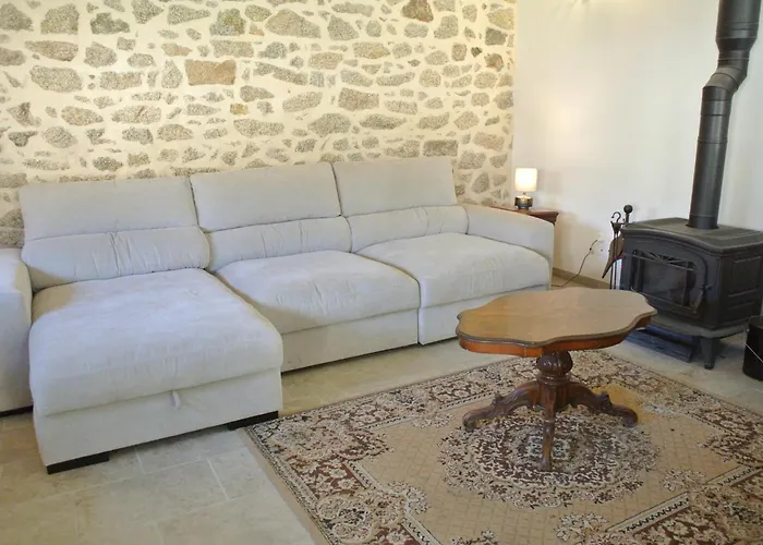 Alojamento de Acomodação e Pequeno-almoço Château De Puycharnaud Lacaud