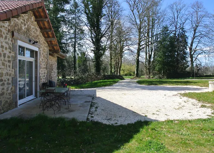 Alojamento de Acomodação e Pequeno-almoço Château De Puycharnaud