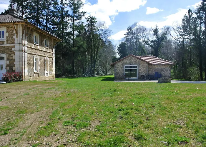 Alojamento de Acomodação e Pequeno-almoço Château De Puycharnaud