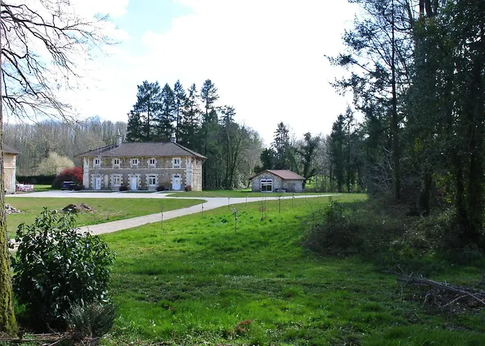 Alojamento de Acomodação e Pequeno-almoço Château De Puycharnaud