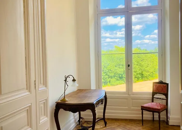 Alojamento de Acomodação e Pequeno-almoço Château De Puycharnaud 3*