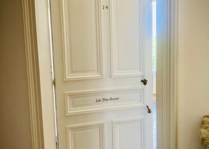 Château De Puycharnaud