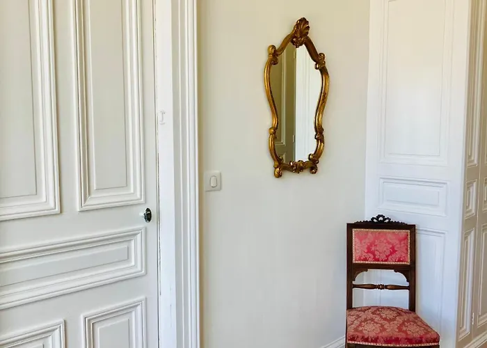 Château De Puycharnaud Lacaud