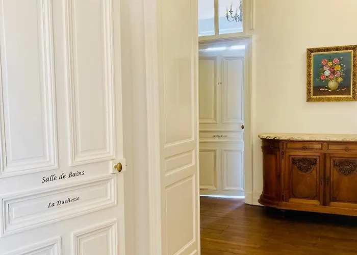 Alojamento de Acomodação e Pequeno-almoço Château De Puycharnaud