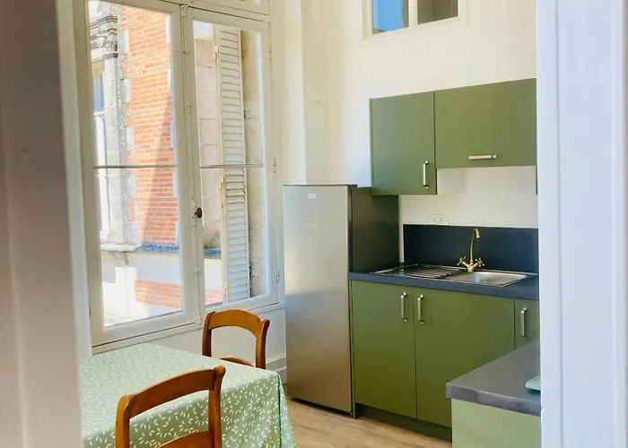 Château De Puycharnaud