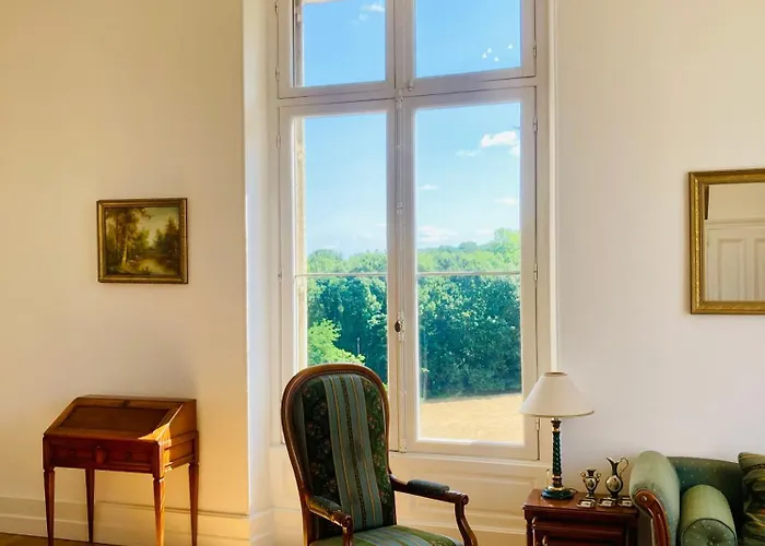 Alojamento de Acomodação e Pequeno-almoço Château De Puycharnaud 3*