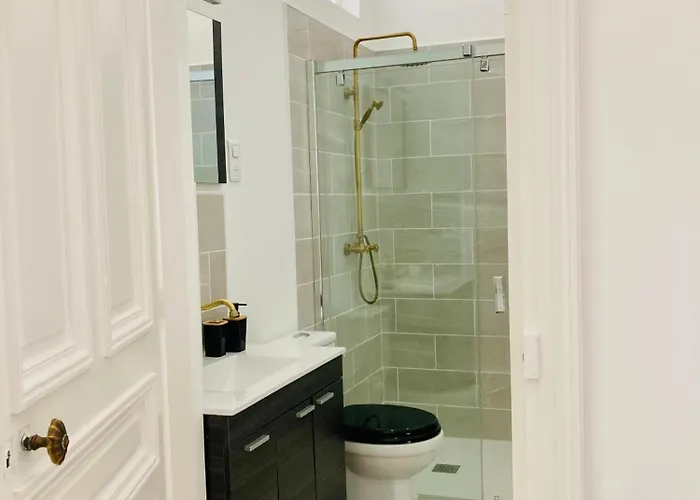 Alojamento de Acomodação e Pequeno-almoço Château De Puycharnaud Lacaud