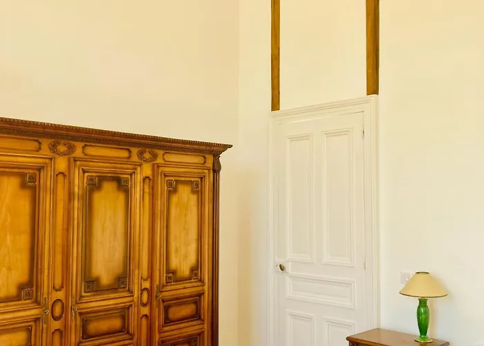 Château De Puycharnaud Alojamento de Acomodação e Pequeno-almoço 3*