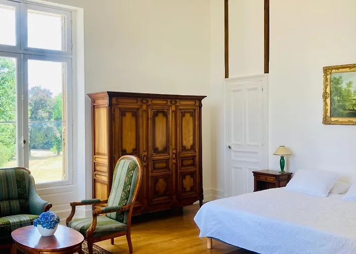 Château De Puycharnaud Alojamento de Acomodação e Pequeno-almoço