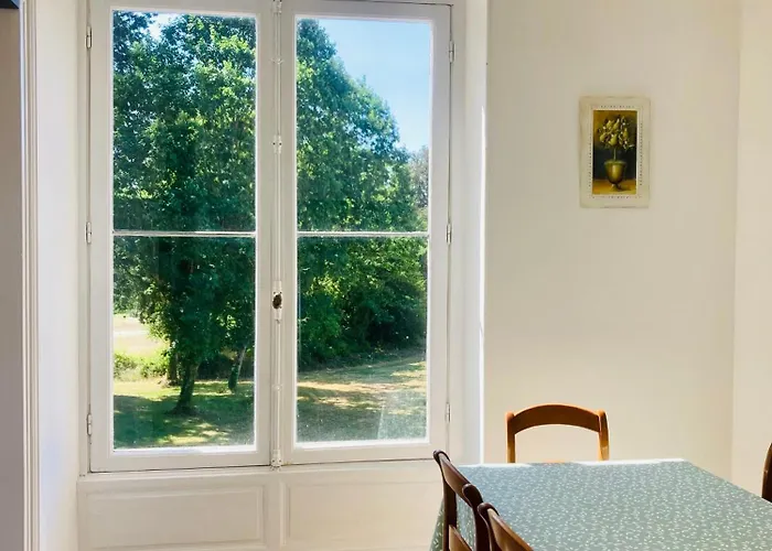 Château De Puycharnaud Alojamento de Acomodação e Pequeno-almoço